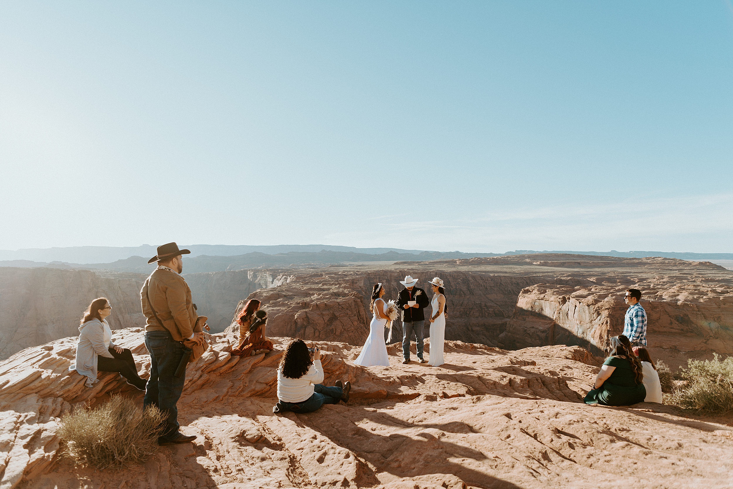 brides getting married at horseshoe bend